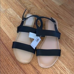 Brand new strap back sandals size 9!